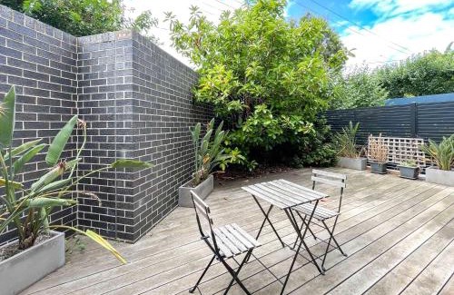 Bentleigh Apartment | Pride Bentleigh Apartment with Private Garden