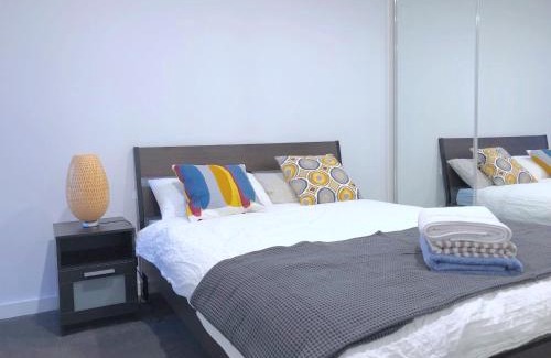 Bentleigh Apartment | Pride Bentleigh Apartment with Private Garden