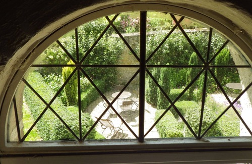 Berneuil-sur-Aisne House | Prieuré de Rochefort: a haven of peace at the edge of the forests of Picardie