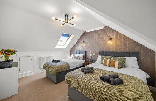 Bicester House | PRIME 3 BED HOUSE to BICESTER OUTLET for 8 People by Platinum Key Properties
