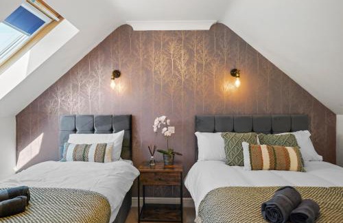 Bicester House | PRIME 3 BED HOUSE to BICESTER OUTLET for 8 People by Platinum Key Properties