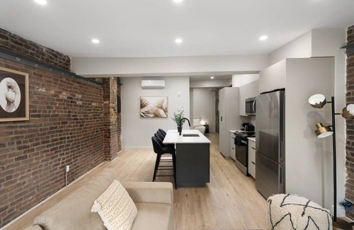 Cite Multimedia Apartment | "Prime 4-Guest Locale: Newly Renovated, Spacious"