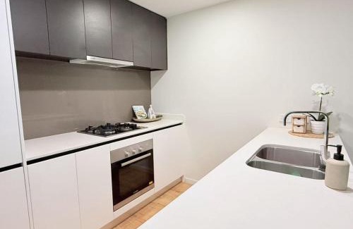 South Brisbane Apartment | Prime City Retreat Kingbed at Cultural Centre Precinct