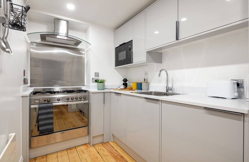 Soho Apartment | Prime Covent Garden gem with Air-Con
