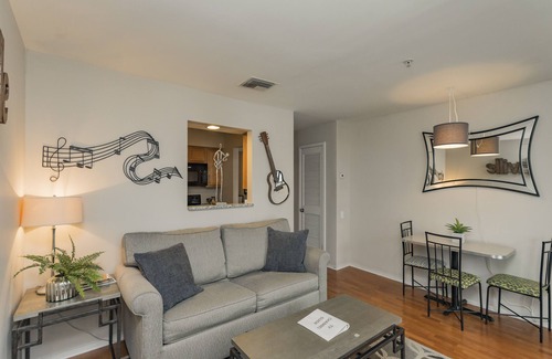 North Capitol Condo | PRIME DOWNTOWN Riverfront Condo Near BROADWAY Action !