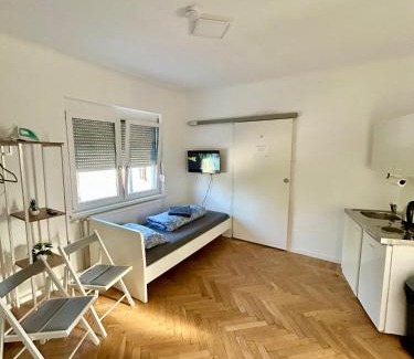 Gerasdorf bei Wien Apartment | Prime GER Apartments near Vienna - Free Parking