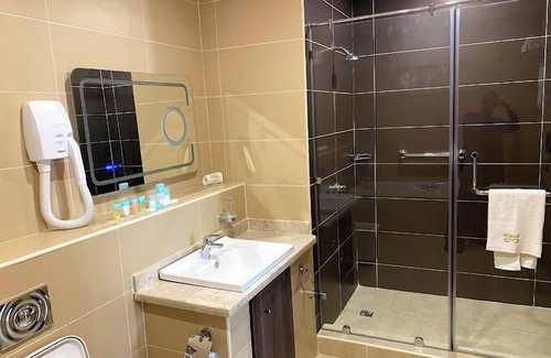 Sagamu Hotel | Prime Hotel and Suites
