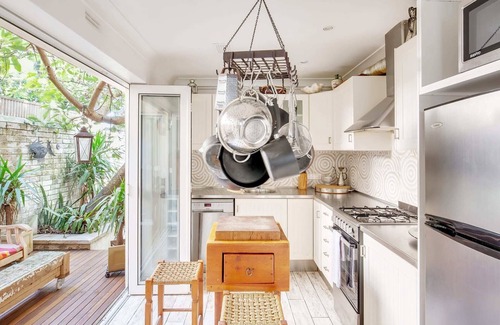 Redfern House | Prime locale 3 Bed Artists Home by Surry Hills