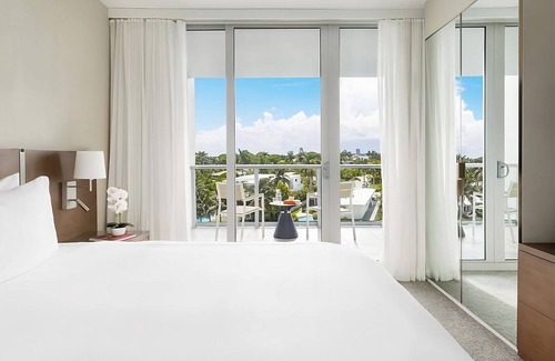Bay Harbor Islands Hotel | Prime Location Hotel! Close to Miami-Opa Locka Executive Airport, Pool, Parking!
