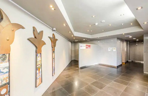 Grafton Apartment | Prime Location - 2 Bedroom Urban Retreat