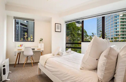 Grafton Apartment | Prime Location - 2 Bedroom Urban Retreat