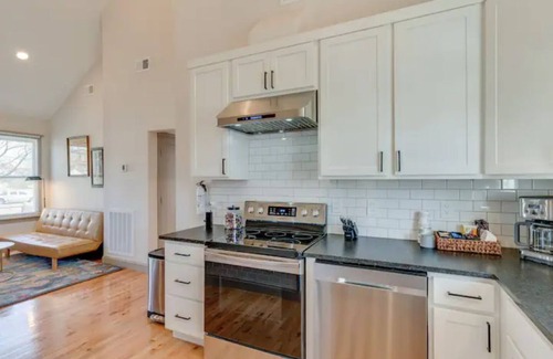 McFerrin Park House | PRIME LOCATION East Nashville Carriage House
