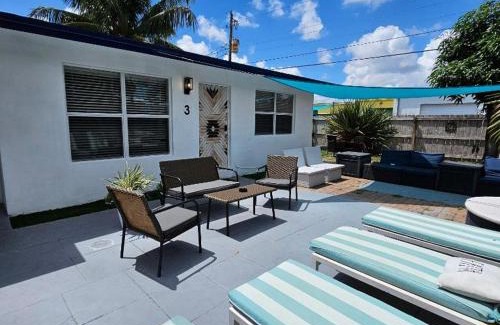 Central Oakland Park Apartment | Prime Location Gateway with Pool & Patios, Near Beaches, Groceries and Restaurants