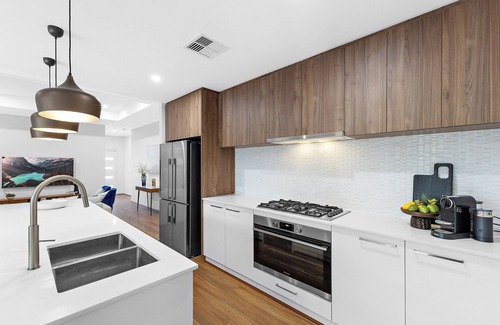 Victoria Park House | Prime Location I New & Modern