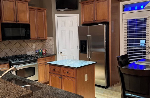 Atlantic Station Area House | Prime Location In Atlantic Station.Walk To Entertainment, Restaurants & Shopping