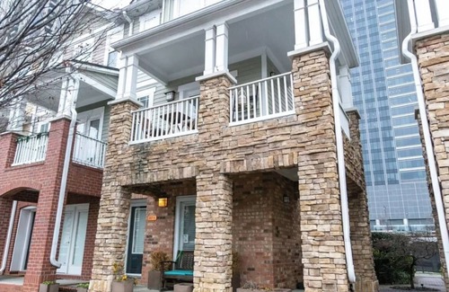 Atlantic Station Area House | Prime Location In Atlantic Station.Walk To Entertainment, Restaurants & Shopping