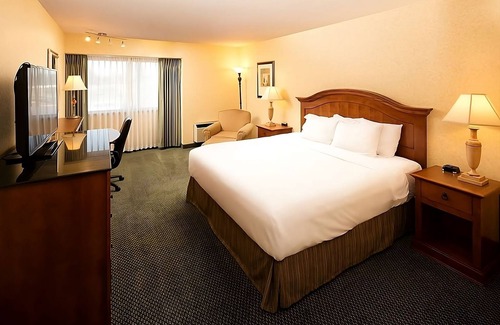 Wenatchee Hotel | Prime Location! Pet-Friendly Property, Onsite Pool, Free Parking