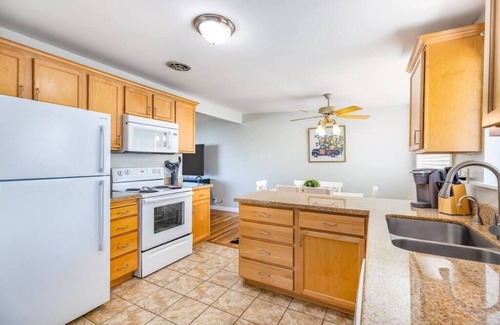 Murray House | Prime Location Remodeled Rambler Near Cottonwood Canyons