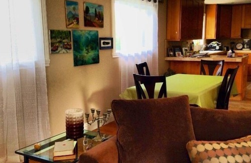 North Redondo House | Prime Location – Steps from Hermosa Beach! n3 bedrooms and 2.5 bathrooms