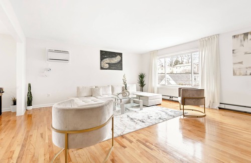 Southeast Yonkers House | Prime Luxury NYC ft Balcony+Gameroom+Free Parking!