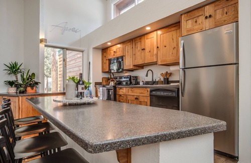 Boulder Ridge Condo | Prime Peak 8 Condo, Minutes to Mountain & Main St.