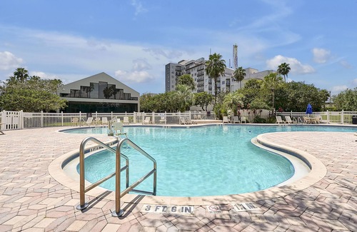Southwest Orlando Condo | Prime Resort Studio near Universal & Disney balcony with LAKE VIEW