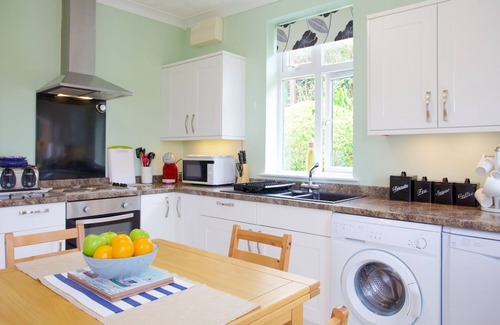 Carbis Bay House | Prime seaside location, wonderful private gardens and stunning sea views