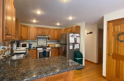 Wellfleet House | Prime Sept Week Available. Well-Appointed Sun filled Home on Quiet Street