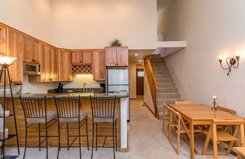 Truckee Condo | Prime Ski-In/Ski-Out Condo w/Updated Kitchen - Steps to Northstar Village