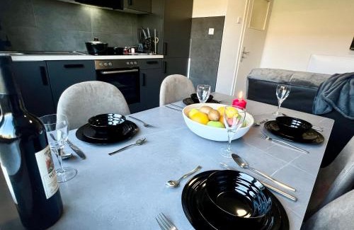 Katernberg Apartment | PrimeTime Suite für 4 mit Küche, WIFI und Parkplatz