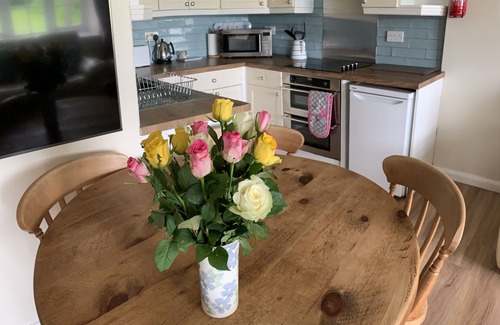 Burythorpe Cottage | PRIMROSE COTTAGE, family friendly, country holiday cottage in Malton