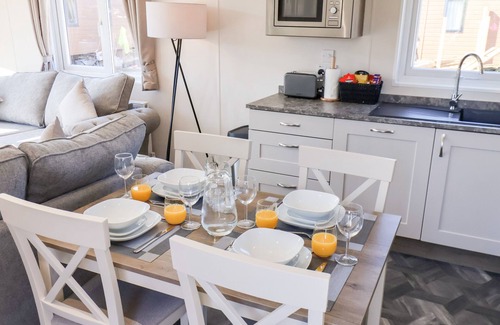 Runswick Bay Cottage | PRIMROSE LODGE, pet friendly, country holiday cottage in Staithes
