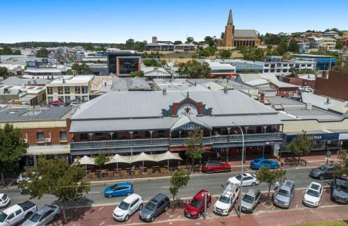 Bunbury Hotel | Prince of Wales Hotel, Bunbury
