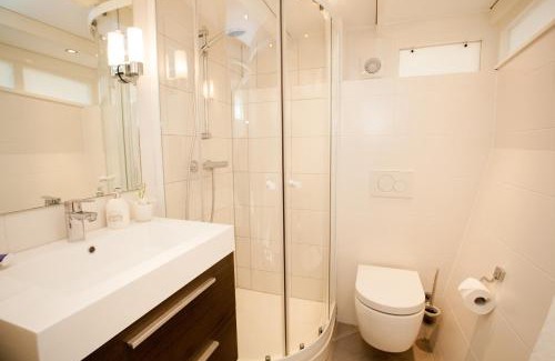 Jordaan Boat Rental | Prince Royal B&B