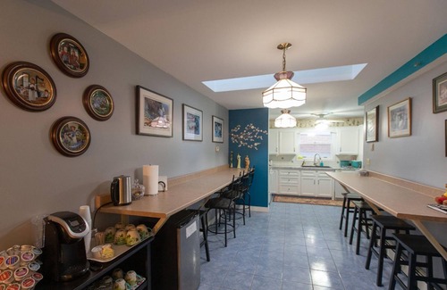 Queens Square Hotel | Prince Street Suites
