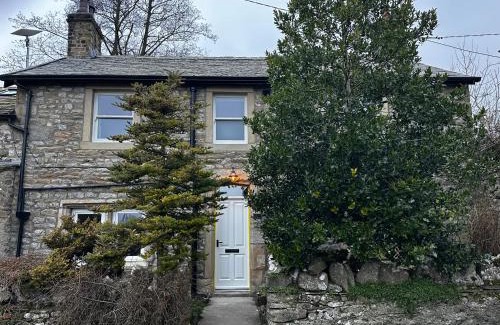 Malham House | Prior Hall Farm Cottage - 3 bedroom luxury cottage in center of Malham