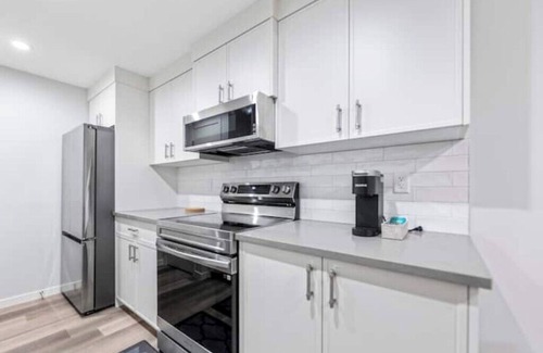 Calgary Apartment | Pristine 1 bedroom basement