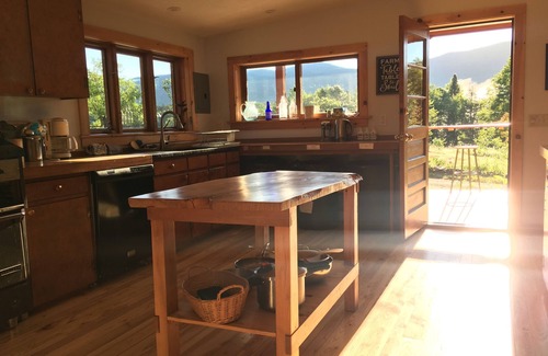 Rochester House | Pristine Mountain Farm