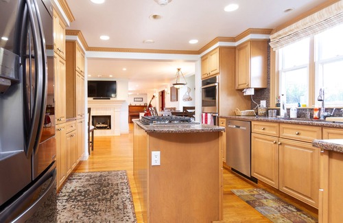 Saunderstown House | Privacy Abound with this Custom Sprawling Home on 6+ Acres - Central Air, Game Room and Beach Passes