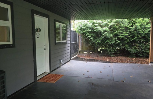 Langley House | Private 1 bedroom in Brookswood