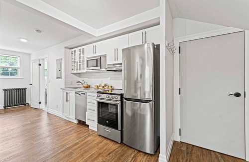 Burlington Apartment | Private 1BR 1bath Apt Near Downtown|2nd floor - U4