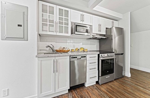 Burlington Apartment | Private 1BR 1bath Apt Near Downtown|2nd floor - U4