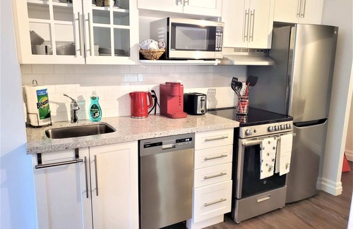 Burlington Apartment | Private 1BR 1bath Apt Near Downtown|2nd floor - U4