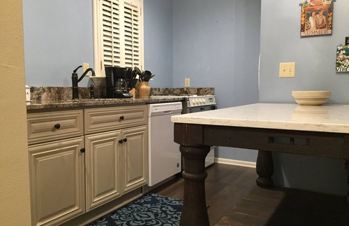 Yorktown Cottage | Private 2,000 Sq Ft Cottage in Historic Yorktown- w/trolley access
