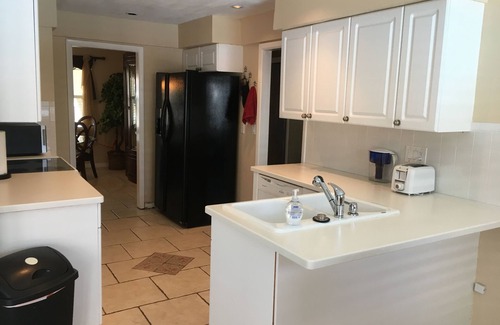 Laurel House | Private 2 Bedroom 1 bathroom house. private pool and SPA. Close to beaches