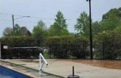 Hampton House | PRIVATE 2 BEDROOM 2.5 BATHROOM TOWNHOUSE