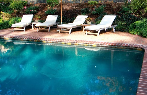 Windsor Hills House | Private 2 bedroom bungalo