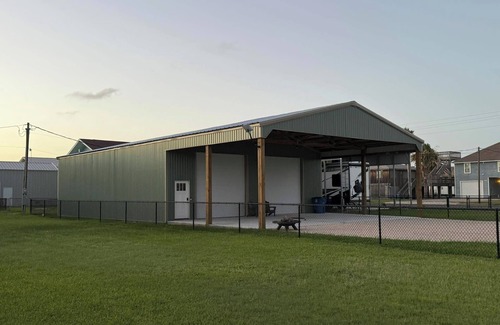 Port O Connor House | Private 2 Bedroom Barndominium with Plenty of Parking & Dog Friendly