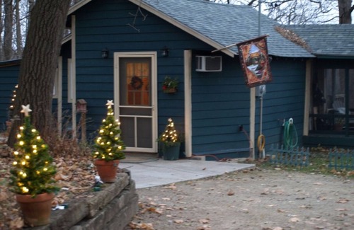 Edgerton Cottage | PRIVATE -2hrs N of Chic-on Rvr/Lk Koshn area