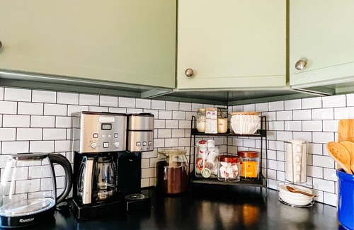 Long Beach Apartment | Private 2nd story apartment in the heart of Long Beach- Pura Vida!